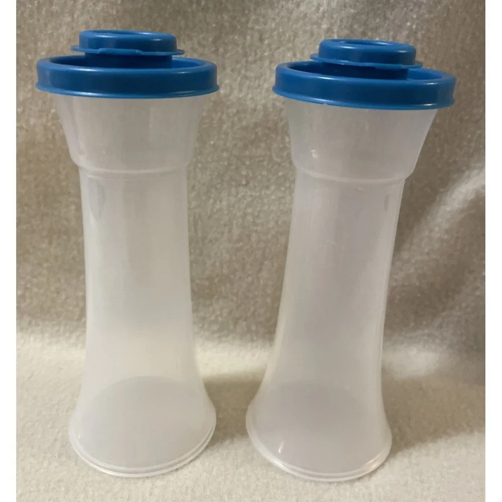 Tupperware Large Hour Glass Salt Pepper Shaker Set Bright Blue Seals 6
